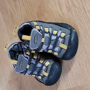 Keen shoes